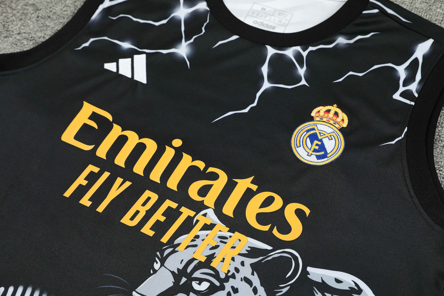 Real Madrid 2024/25 Training Vest Tracksuit (white panther)