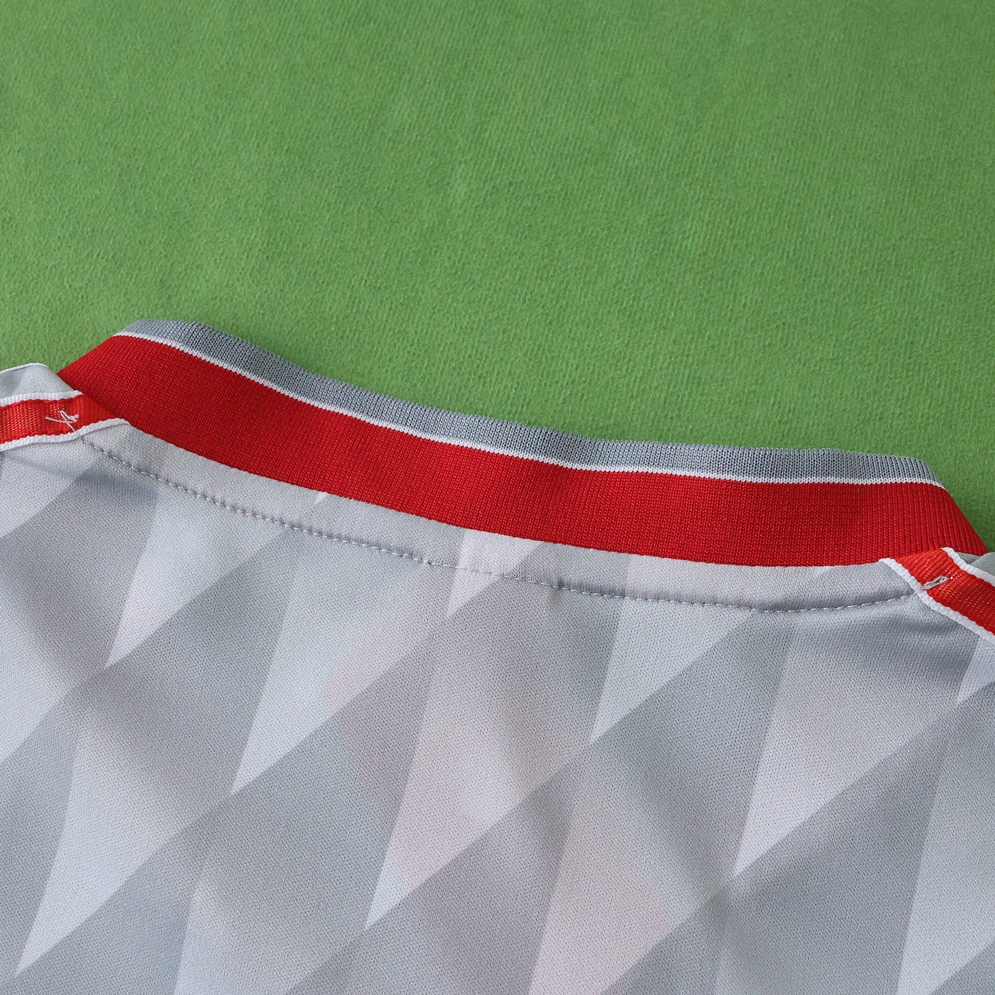 Liverpool 1989/90 Away Kit - Retro Edition (Kids)