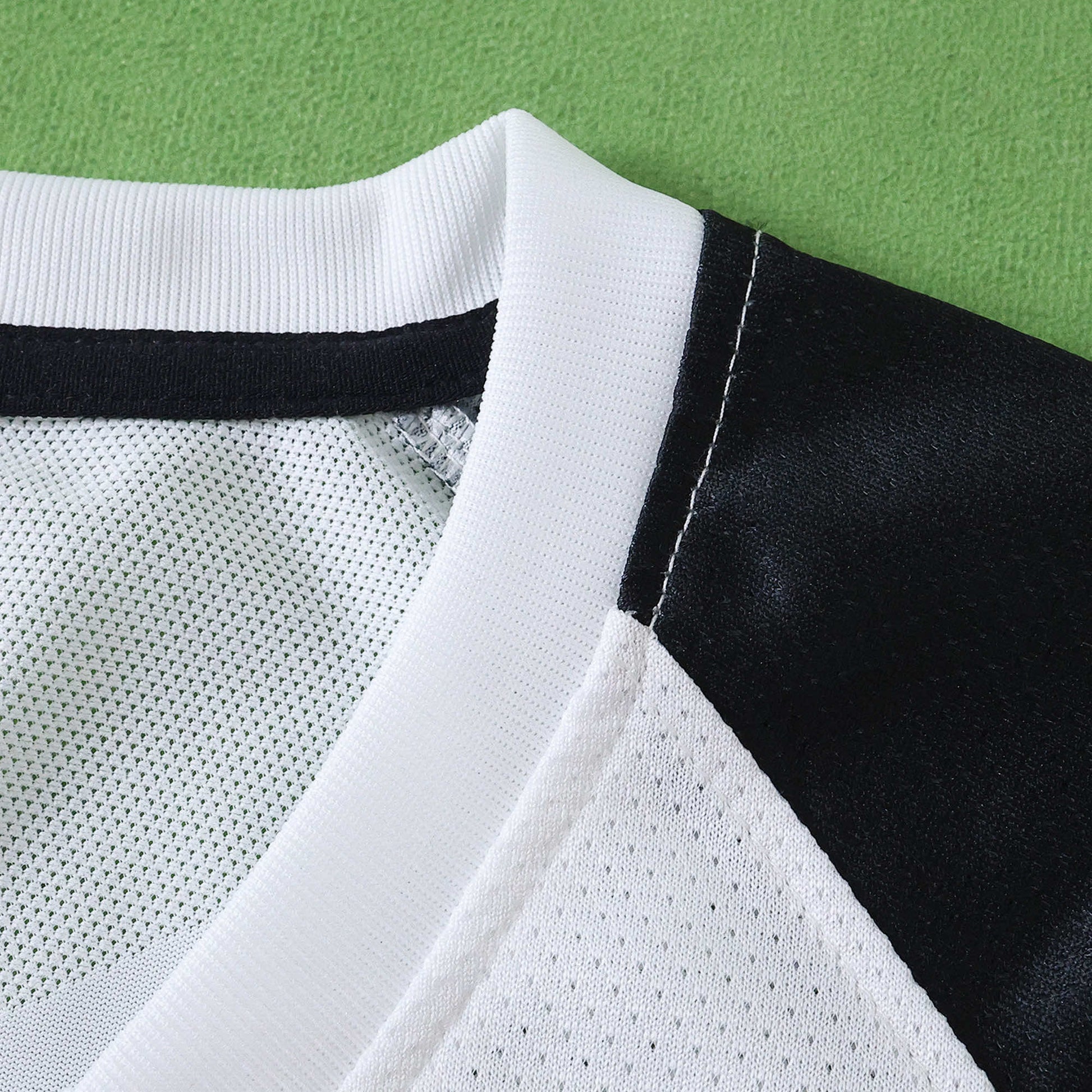 Manchester United 2010/11 Away Jersey - Retro Edition - The Jersey Vault